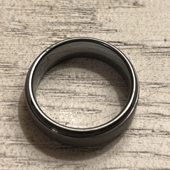 Tungsten Carbide Men’s Ring. Size 10 - Picture 8 of 12